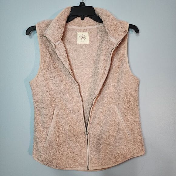 SO Faux Fur Zip Up Vest - Picture 4 of 9